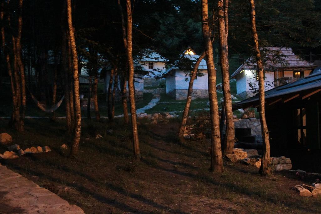 מלון Hum Camp Divlja Rijeka מראה חיצוני תמונה