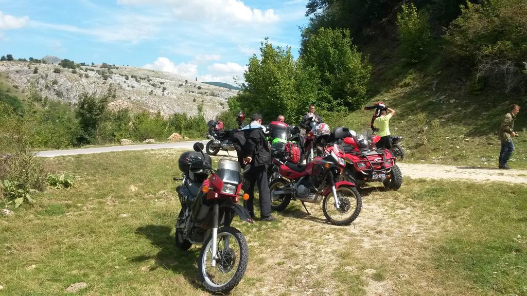 מלון Hum Camp Divlja Rijeka מראה חיצוני תמונה