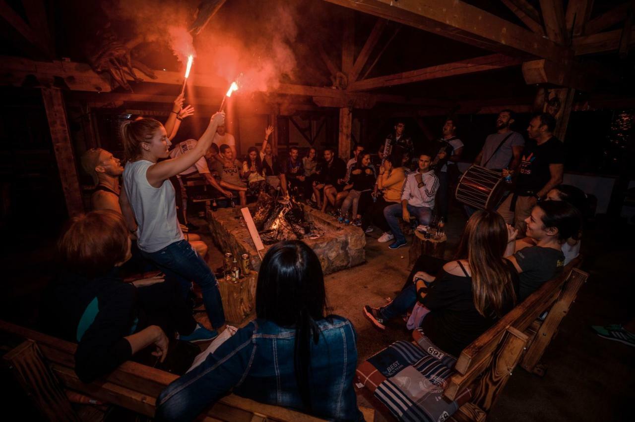 מלון Hum Camp Divlja Rijeka מראה חיצוני תמונה